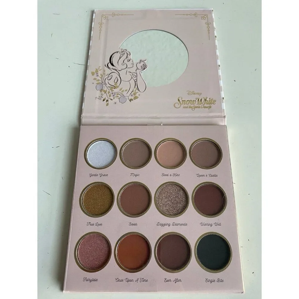 Disney's Snow White And‎ The Seven Dwarfs 12 Pan Eye Shadow Palette NEW